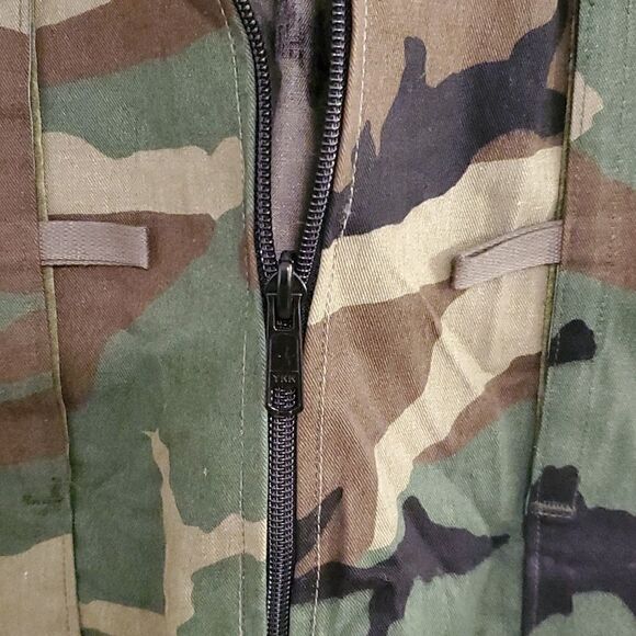 Men's camouflage zip up vest big and tall sizing - Picture 4 of 6